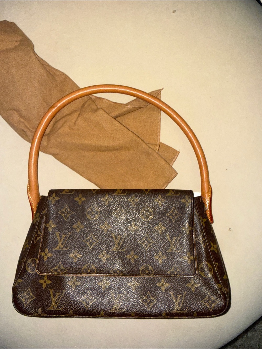 Louis Vuitton Monogram Canvas Shoulder Bag with Tan Handle - Picture 4 of 5